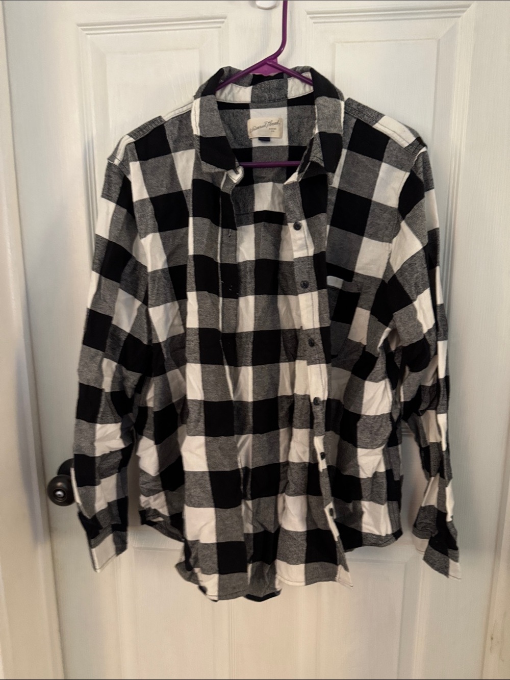Universal Thread Black & White Buffalo Plaid Button-Down Shirt
